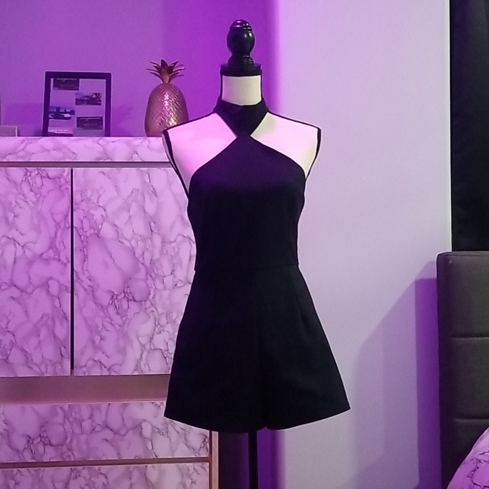 Little backless jumpsuit